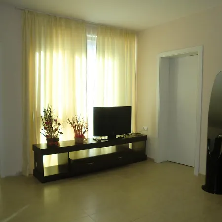 Sun Gate Aparthotel 3*