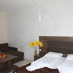 Sun Gate Apart-hotel 3*