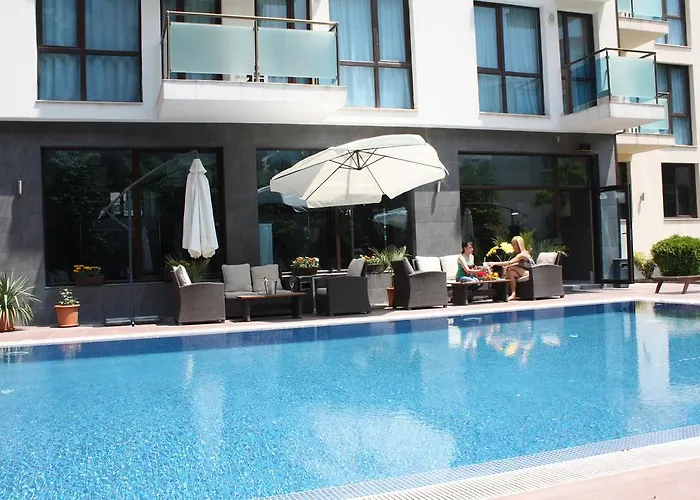 Sun Gate Aparthotel 3*